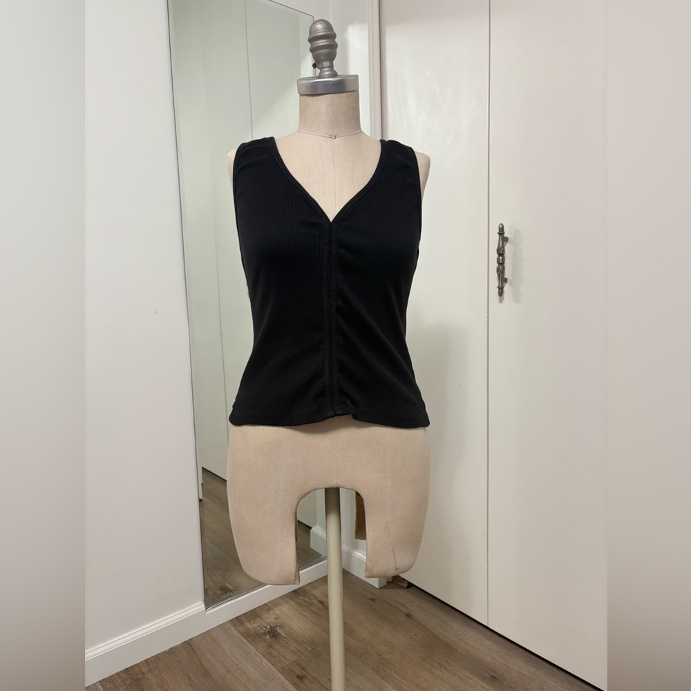 Daily Practice Woman Black Ribbed V Neck Sleeveless Tank Top Small